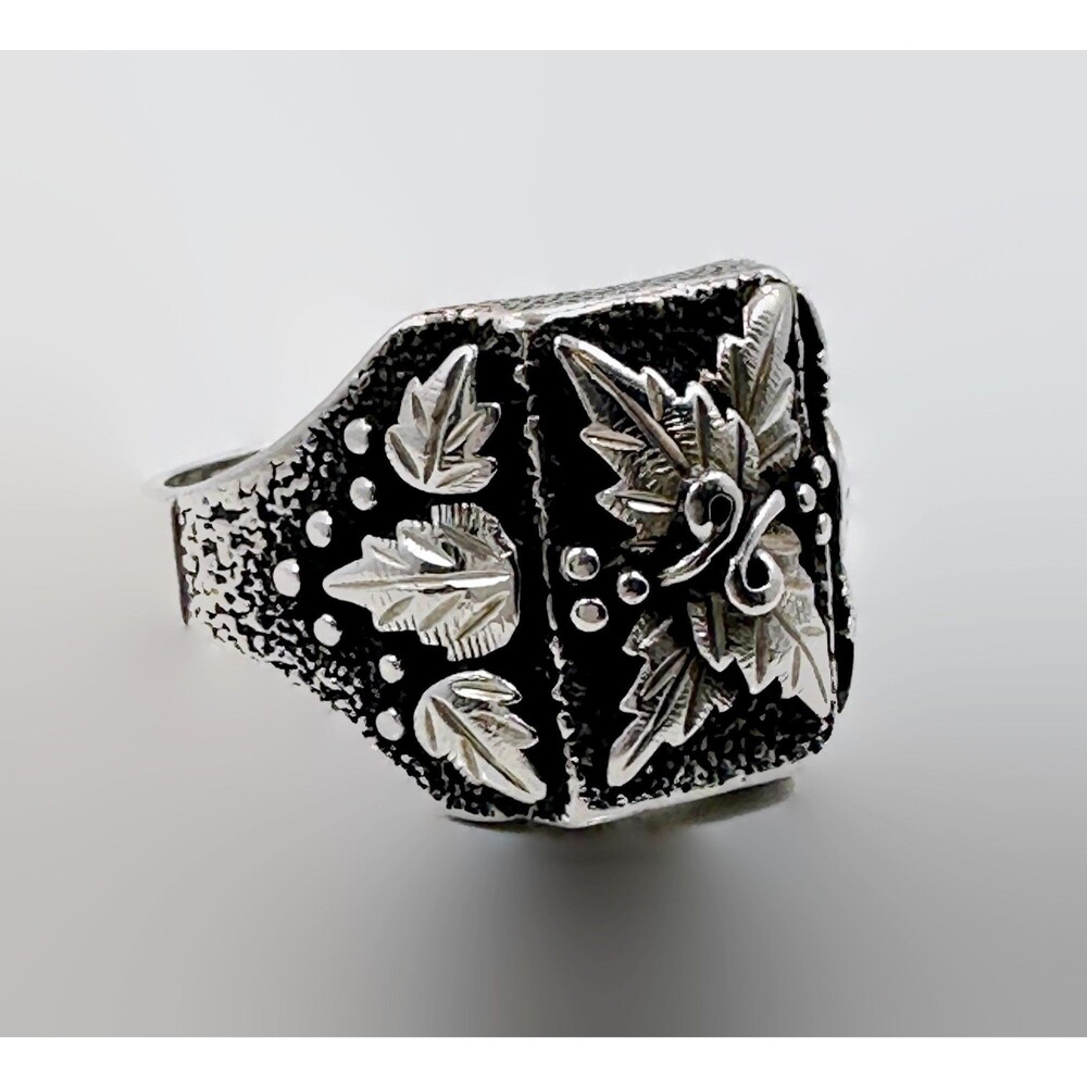 Vintage Sterling Silver Mens Ring: Black Hills Style Leaf Design, Size 12.5